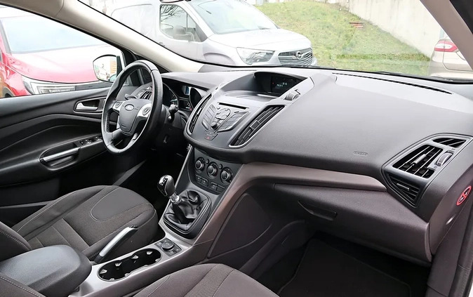 Ford Kuga cena 59900 przebieg: 93000, rok produkcji 2016 z Małogoszcz małe 92